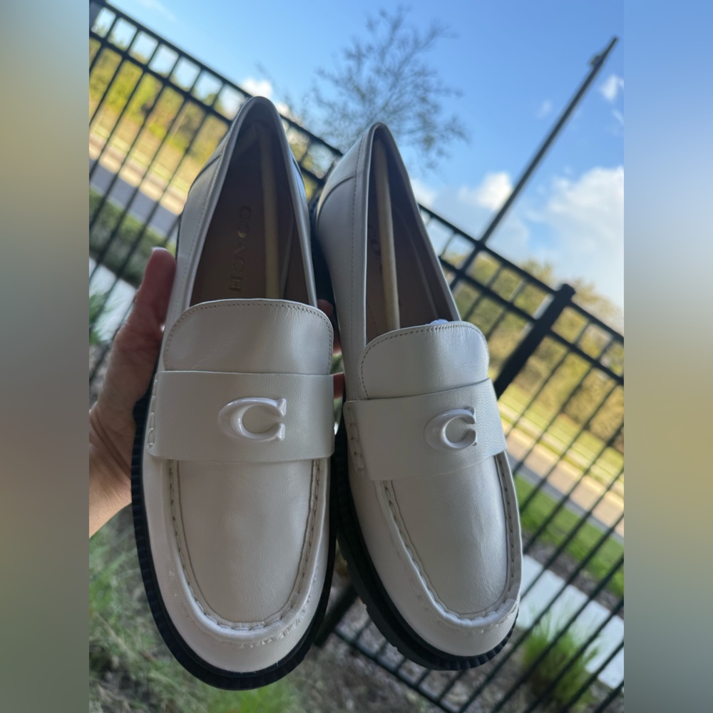 🆕 Coach Women’s Leah Platform Loafers